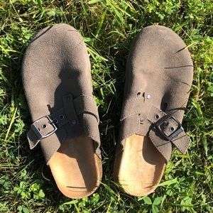 AEO Tan Clogs